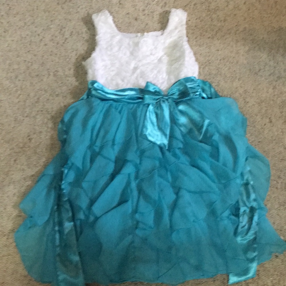 Girls dress